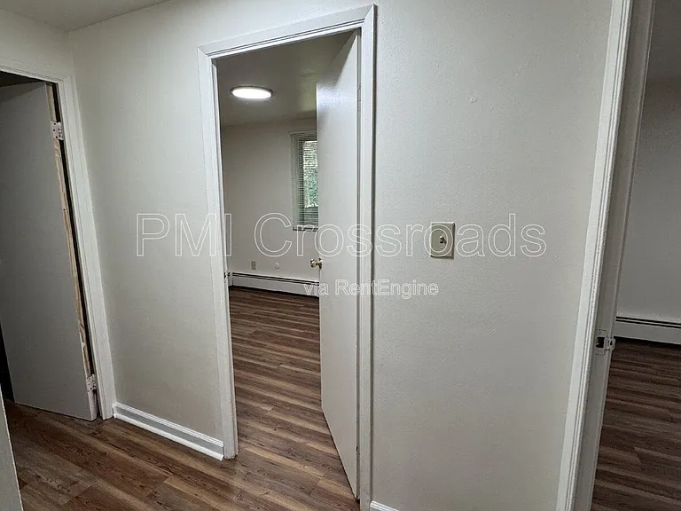 2323 Newton St #4 — Photo 14