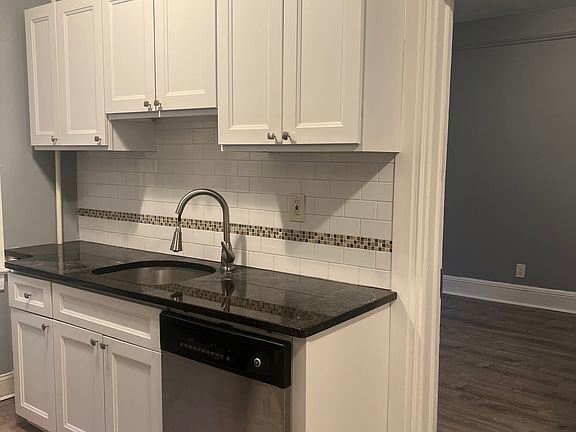 3rd image of 253 Lafayette Ave #17