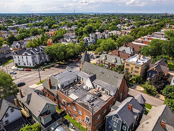 2nd image of 231 Richmond Ave #14