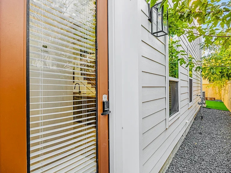 6829 Cadillac St — Photo 15