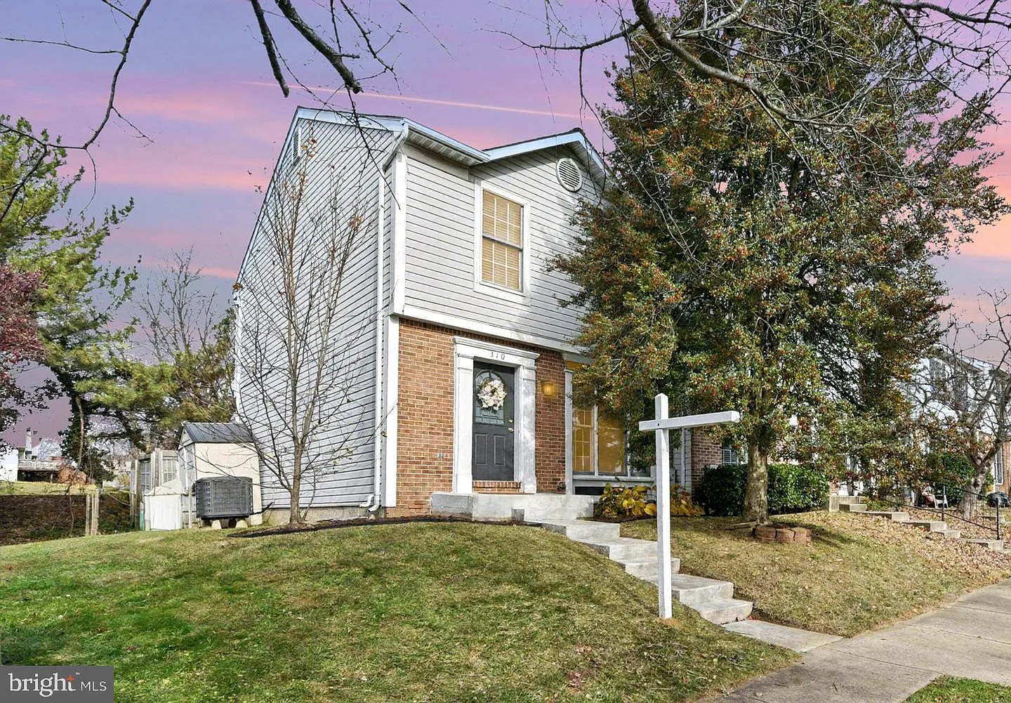 310 Talbot Ct photo 1