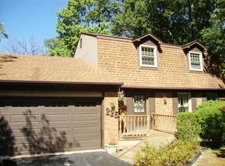 225 Brenner Ct, Crete, IL 60417