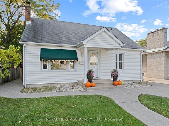 2nd image of 461 Lauzon Rd