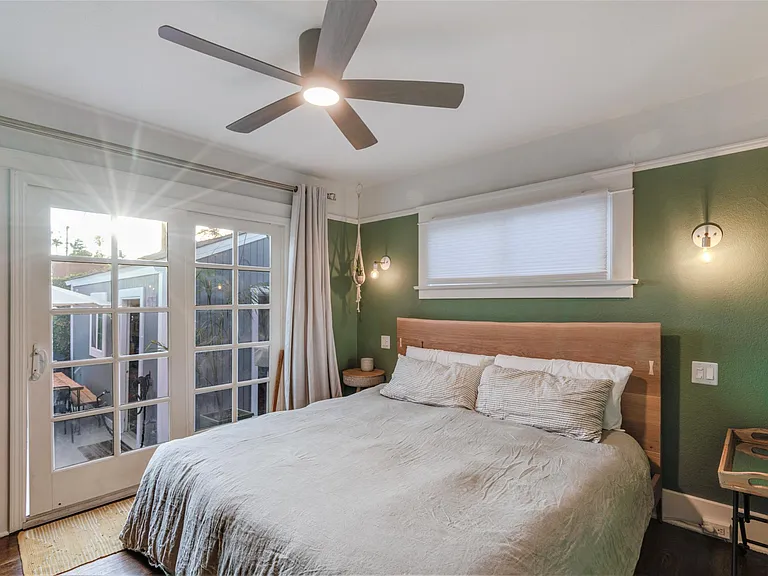 4562 Texas St — Photo 10