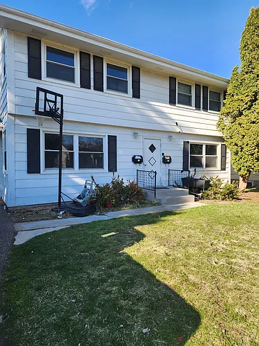 1709 37th Ave NE Photo 1