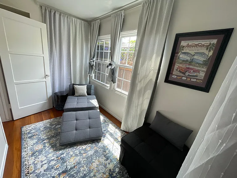 3rd bedroom/ reading room/ closet space