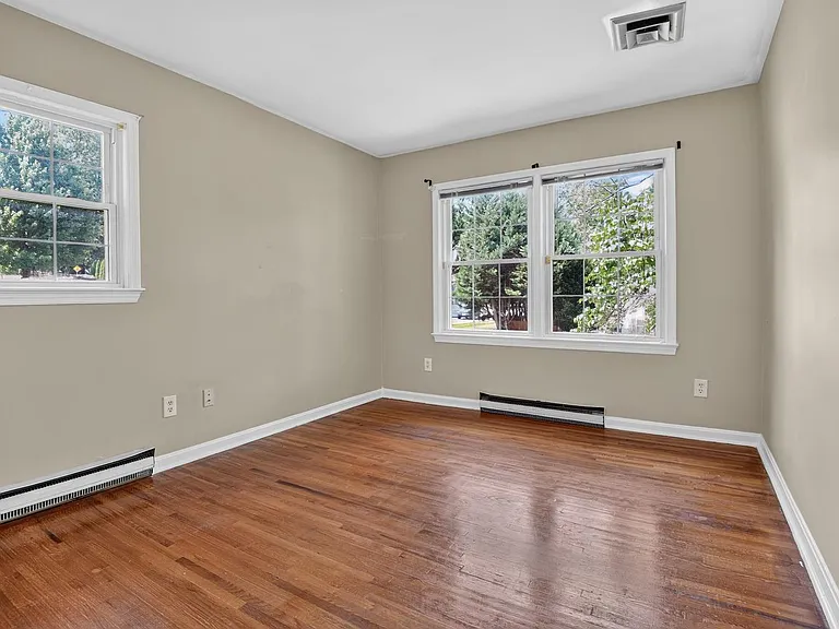 3409 Beverly Dr — Photo 15