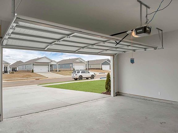 5th image of 6503 Japonica Ln