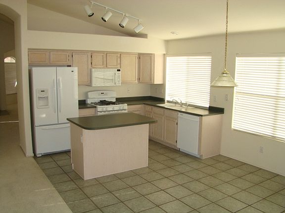 5th image of 1931 W Derringer Way