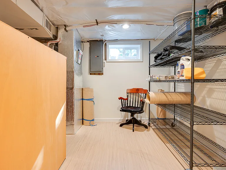 8922 SE Market St — Photo 25