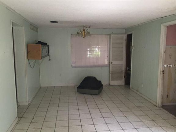 4th image of 7435 Lakeshore Dr