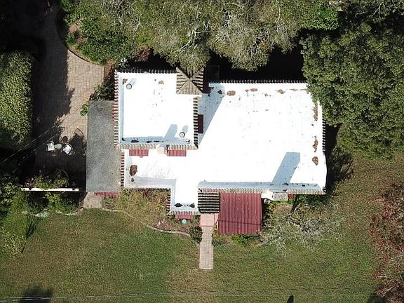 5th image of 490 SE 32nd Ave