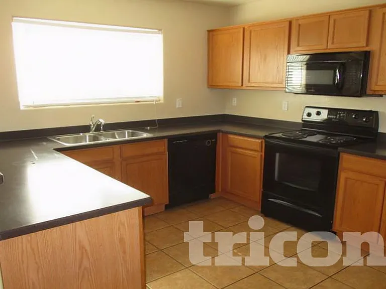 7213 W Pioneer St — Photo 14