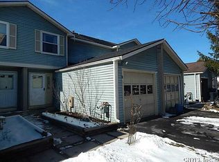 8221 Trevi Ln, Clay, NY 13041