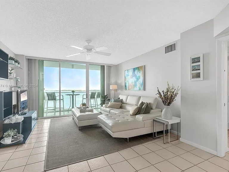 800 Claughton Island Dr #1204 — Photo 6
