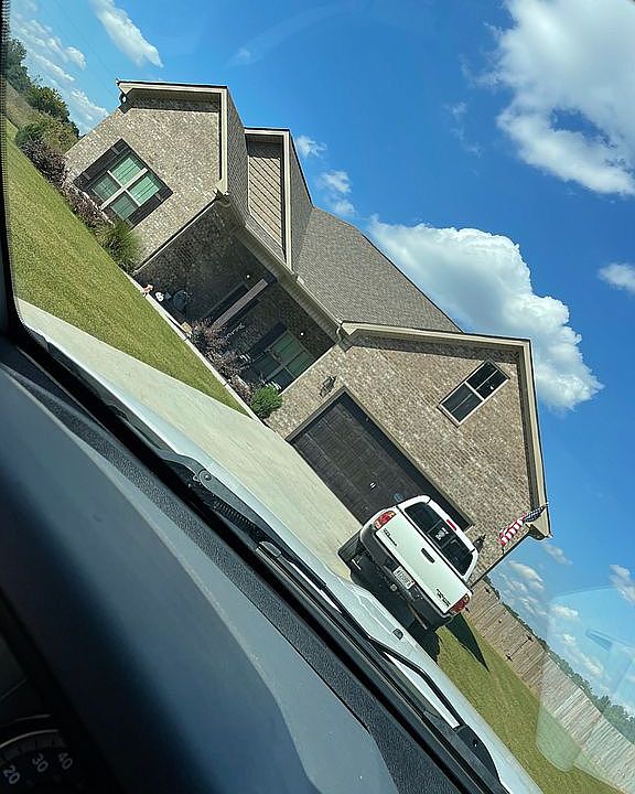 2nd image of 825 County Road 112