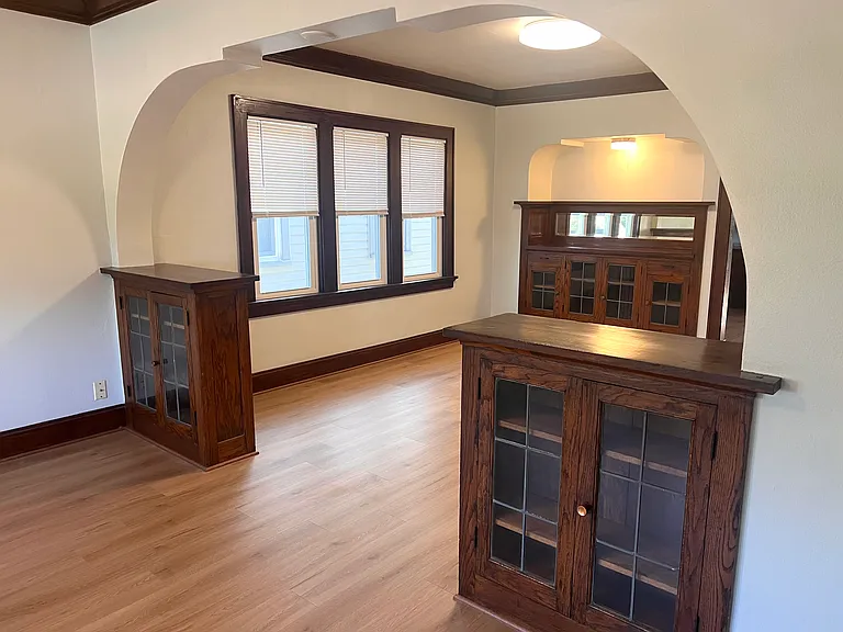 living room to dining room