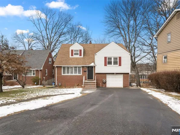 525 Chestnut St, Ridgefield, NJ 07657