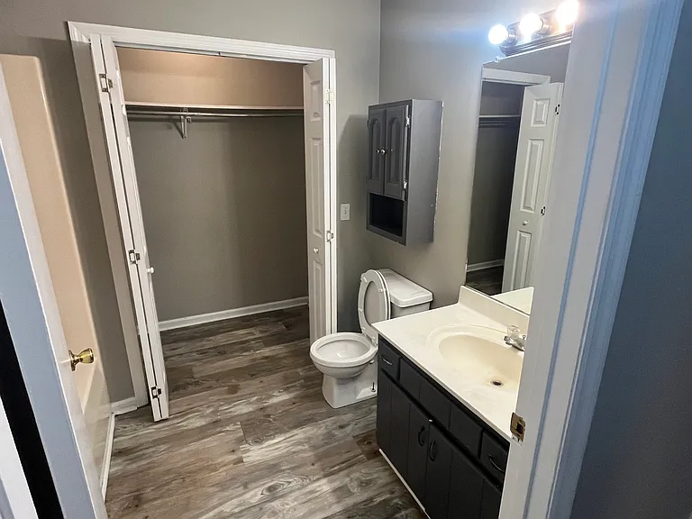 319 Mill Trace Dr #B — Photo 7