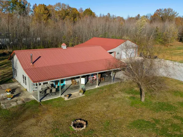 9773 Illinois Steel Rd, Johnston City, IL 62951