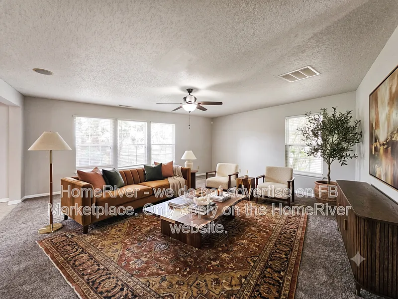 4 bed, 2.5 bath, 3245 sqft, $2,374 — Photo 2