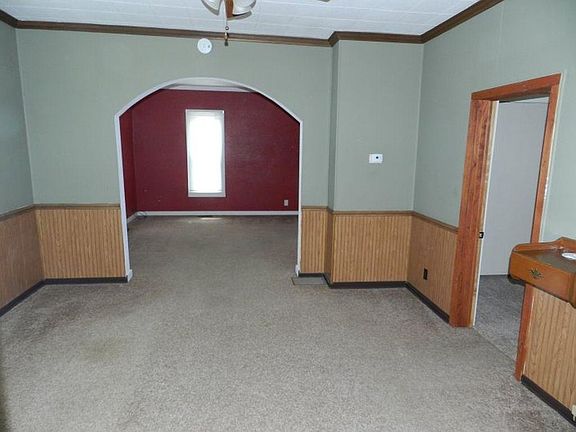 2nd image of 300 Spencerville St