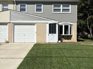 621 Artwood Dr, Philadelphia, PA 19115