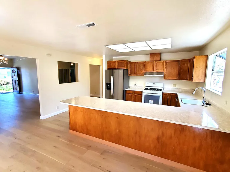13398 Christie Dr — Photo 2