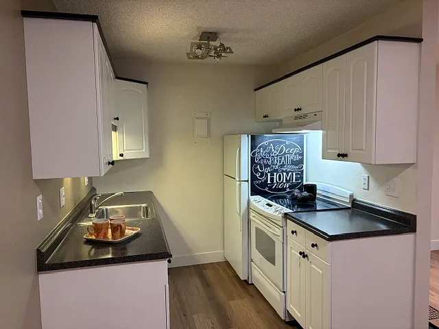 3250 Oneal Cir #C24 — Photo 6