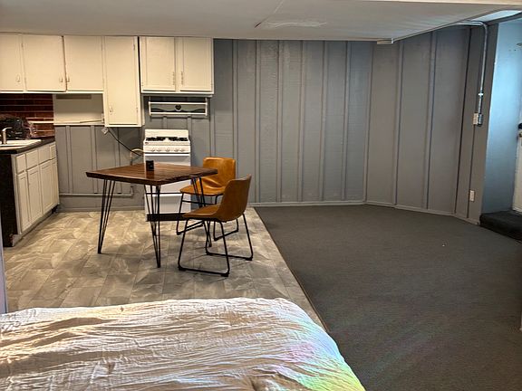 4th image of 1936 D St APT 2