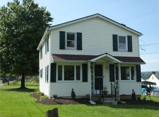 240 Spruce St, Walnutport, PA 18088