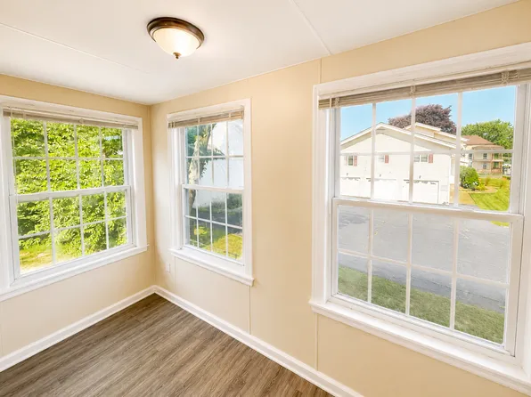 9 Lake Street, 9 Lake St APT 4, Webster, MA 01570