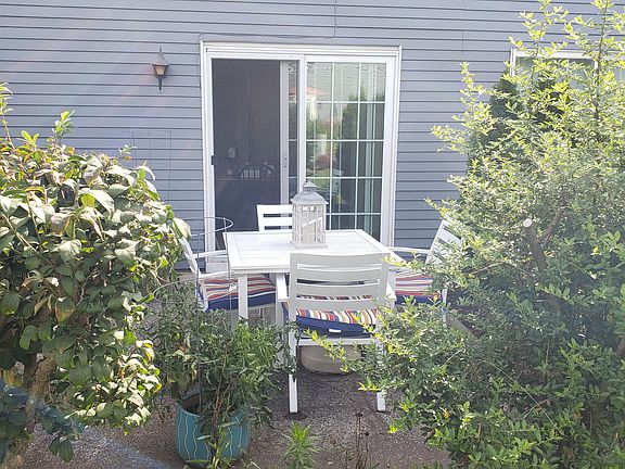 3rd image of 15 Firebush Ln