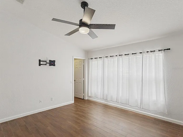 1055 Rock Harbor Ave — Photo 13