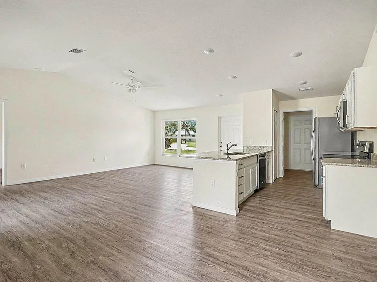 1031 S Bronze Ct — Photo 10