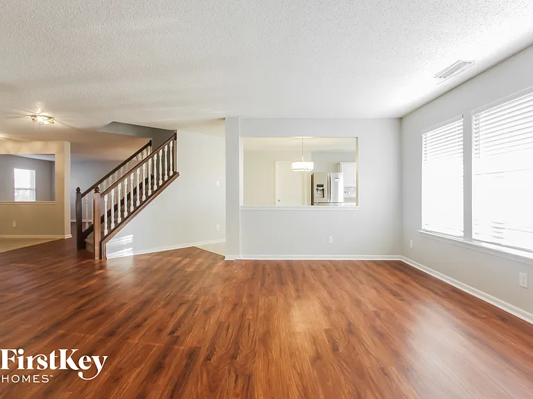 2310 Amberleigh Dr — Photo 4
