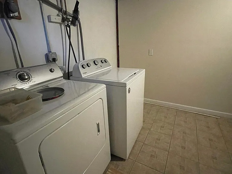 33 Gorham Pl — Photo 17