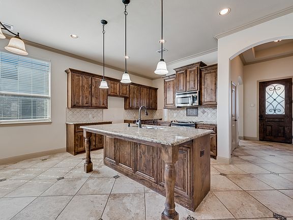 4th image of 108 Thoroughbred St