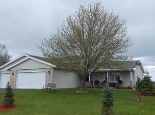 927 Goosedown Dr, Roscoe, IL 61073