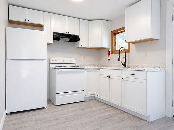 3rd image of 196 Violet Ln #A
