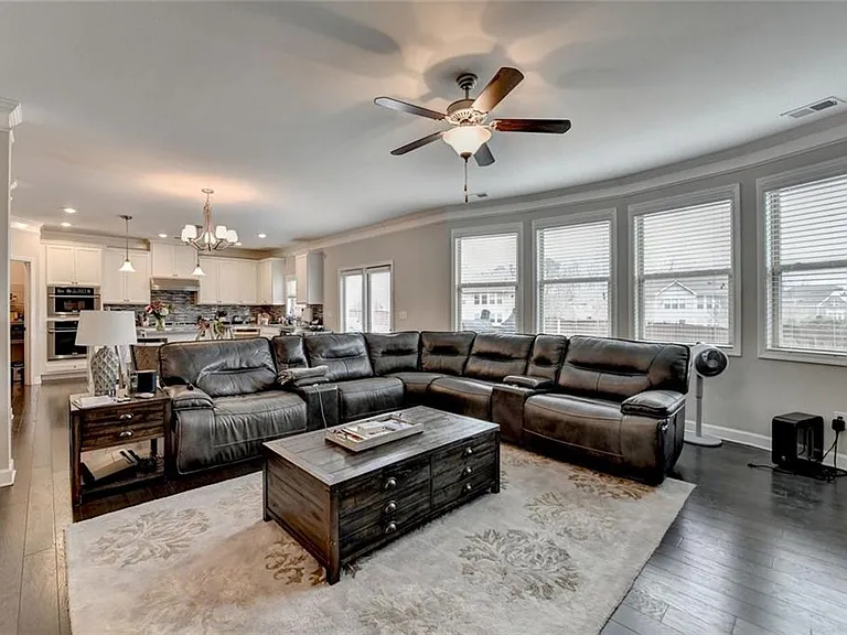 5525 Nesmith Ct — Photo 11