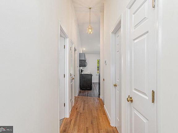 4th image of 4 Cherry Laurel Dr
