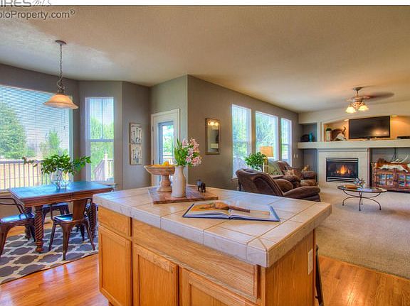 Open Eat-in Kitchen