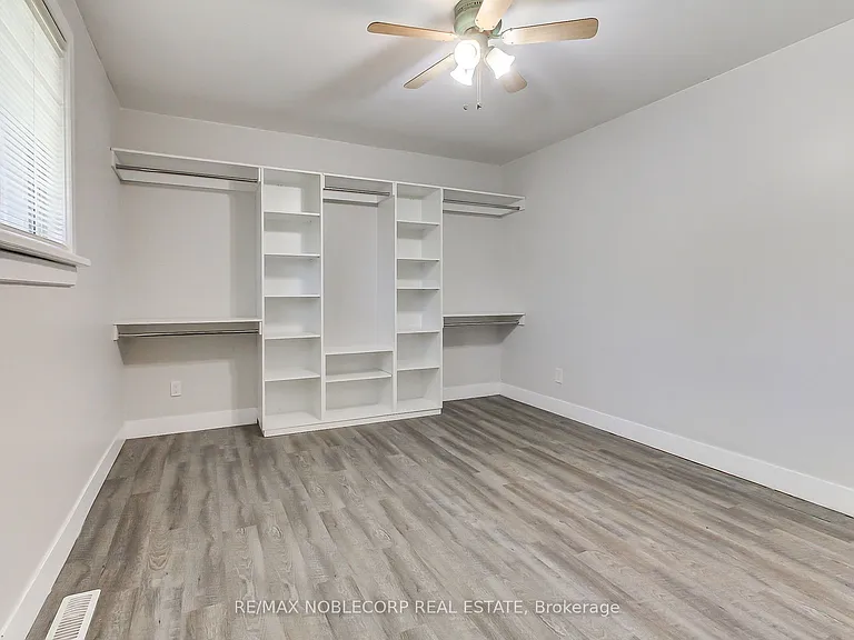17 Larkdale Cres — Photo 24