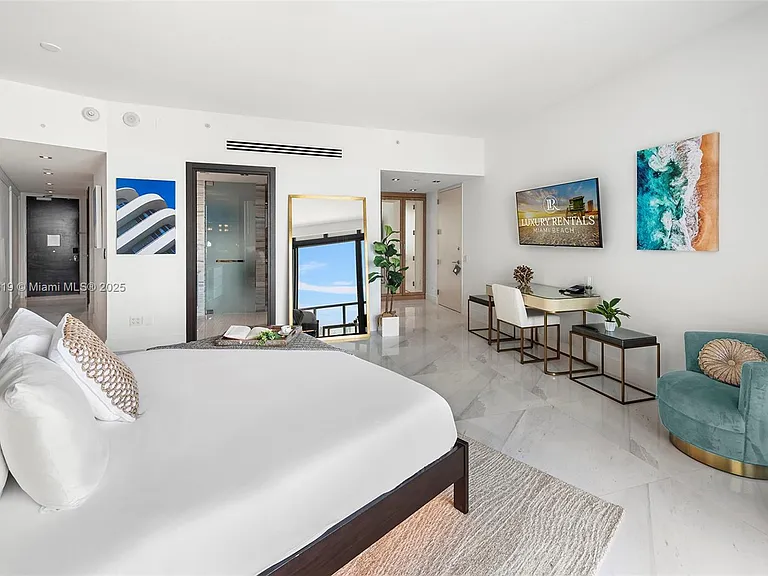 2201 Collins Ave — Photo 9