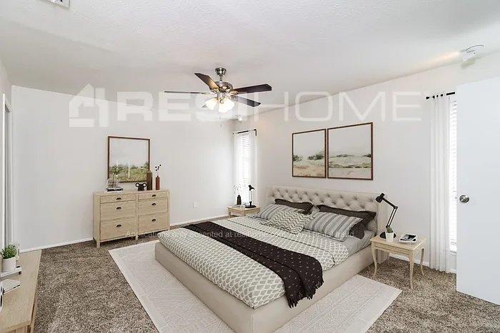 1001 John Reagan St — Photo 7