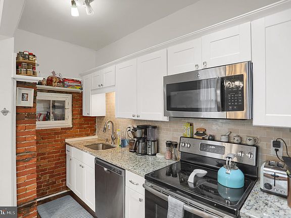 5th image of 1310 Green St