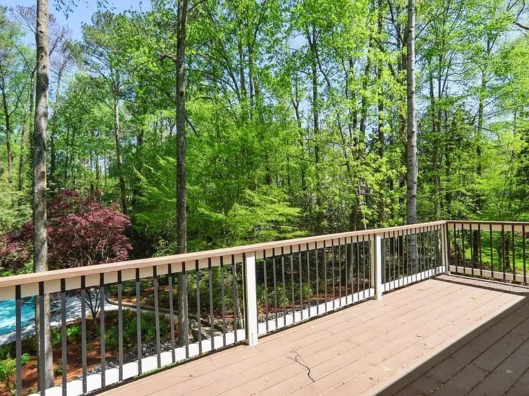 1007 Somerset Dr NW — Photo 17