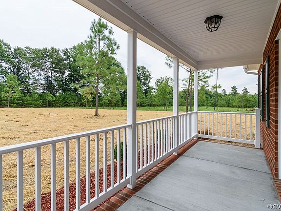 5th image of 7561 Pineoak Ln