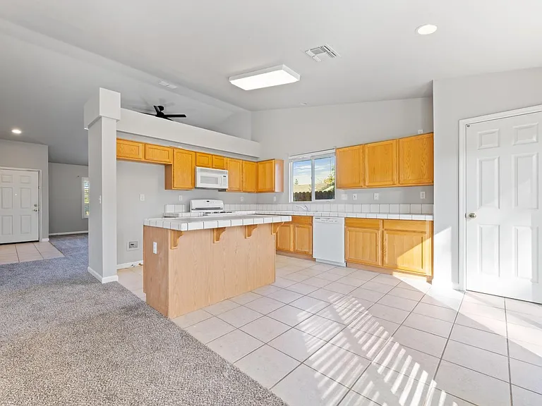 4866 Canfield Cir — Photo 26